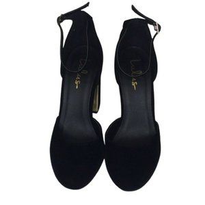 Lulu's Black & Gold Closed Toe Heels | 9